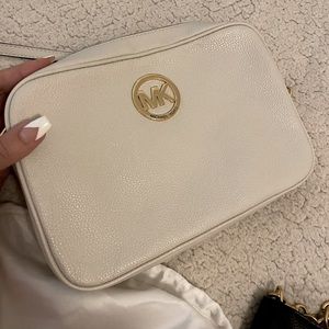 Michael Kors cream purse